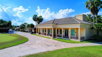 Spacious 5BR, 2.5BA home in Madison Green, Royal Palm Beach on The Links At Madison Green in Florida - for sale on GolfHomes.com, golf home, golf lot