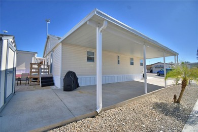 WELCOME TO YOUR FLORIDA RETIREMENT OASIS OR FULL-TIME LIVING on Southern Dunes Golf and Country Club in Florida - for sale on GolfHomes.com, golf home, golf lot