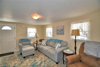 WELCOME TO YOUR FLORIDA RETIREMENT OASIS OR FULL-TIME LIVING on Southern Dunes Golf and Country Club in Florida - for sale on GolfHomes.com, golf home, golf lot