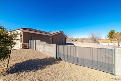 This 2018 single-family home offers the perfect blend of modern on Cerbat Cliffs Golf Course in Arizona - for sale on GolfHomes.com, golf home, golf lot