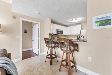 LOCATION, LOCATION, LOCATION! Welcome to Las Palmas of Sarasota on The Meadows Golf and Country Club in Florida - for sale on GolfHomes.com, golf home, golf lot