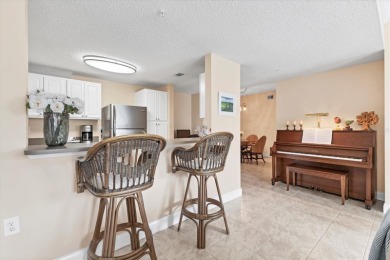 LOCATION, LOCATION, LOCATION! Welcome to Las Palmas of Sarasota on The Meadows Golf and Country Club in Florida - for sale on GolfHomes.com, golf home, golf lot