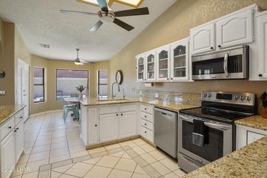 Welcome to your Havasu getaway-where lake views, golf course on London Bridge Golf Course in Arizona - for sale on GolfHomes.com, golf home, golf lot