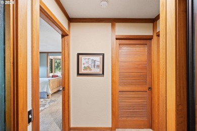 Welcome to this charming 1-bedroom, 2-bath upper-level condo in on The Resort at the Mountain in Oregon - for sale on GolfHomes.com, golf home, golf lot