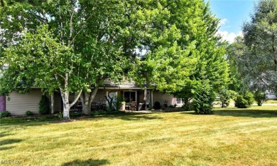 - Welcome to 4914 Independence Cir #DMove-in ready condo with on Fox Den Golf Course in Ohio - for sale on GolfHomes.com, golf home, golf lot