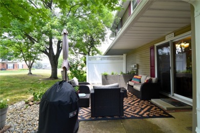 - Welcome to 4914 Independence Cir #DMove-in ready condo with on Fox Den Golf Course in Ohio - for sale on GolfHomes.com, golf home, golf lot
