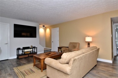 - Welcome to 4914 Independence Cir #DMove-in ready condo with on Fox Den Golf Course in Ohio - for sale on GolfHomes.com, golf home, golf lot