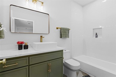 Experience modern luxury living in this stunning 3,386 sq ft new on Southern Oaks Golf Club in Texas - for sale on GolfHomes.com, golf home, golf lot