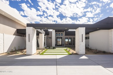 Modern Luxury in Residential Estates! This stunning contemporary on London Bridge Golf Course in Arizona - for sale on GolfHomes.com, golf home, golf lot