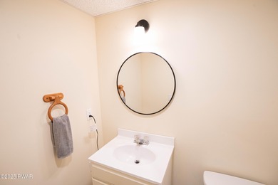 Discover this meticulously maintained contemporary home in the on The Hideout Golf in Pennsylvania - for sale on GolfHomes.com, golf home, golf lot