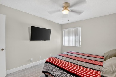 Beautifully remodeled 2 bedroom located 6 miles from historic on Kings Point Golf -Flanders Way in Florida - for sale on GolfHomes.com, golf home, golf lot