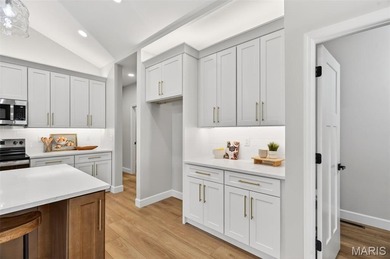 Welcome to this beautifully crafted 3 bedroom, 2.5 bath home on Incline Village Golf Course in Missouri - for sale on GolfHomes.com, golf home, golf lot