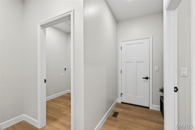 Welcome to this beautifully crafted 3 bedroom, 2.5 bath home on Incline Village Golf Course in Missouri - for sale on GolfHomes.com, golf home, golf lot