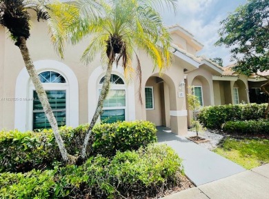 Location!! Location!! Beautiful, Spacious 3/2 town home at on The Carolina Club in Florida - for sale on GolfHomes.com, golf home, golf lot