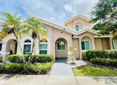 Location!! Location!! Beautiful, Spacious 3/2 town home at on The Carolina Club in Florida - for sale on GolfHomes.com, golf home, golf lot