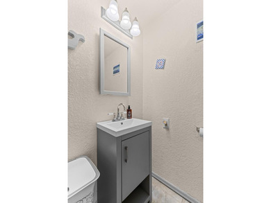 Just 4 blocks from the beaches of Payette Lake and 5 blocks from on McCall Municipal Golf Course in Idaho - for sale on GolfHomes.com, golf home, golf lot