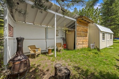 Just 4 blocks from the beaches of Payette Lake and 5 blocks from on McCall Municipal Golf Course in Idaho - for sale on GolfHomes.com, golf home, golf lot