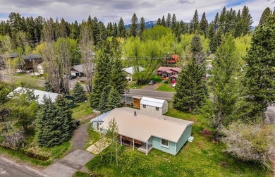 Just 4 blocks from the beaches of Payette Lake and 5 blocks from on McCall Municipal Golf Course in Idaho - for sale on GolfHomes.com, golf home, golf lot
