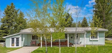 Just 4 blocks from the beaches of Payette Lake and 5 blocks from on McCall Municipal Golf Course in Idaho - for sale on GolfHomes.com, golf home, golf lot