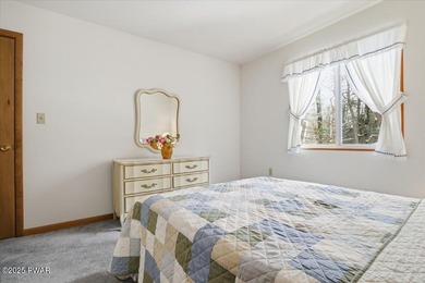 Welcome to 800 Wren Court, a charming cul-de-sac home in the on Lords Valley Country Club, Inc in Pennsylvania - for sale on GolfHomes.com, golf home, golf lot