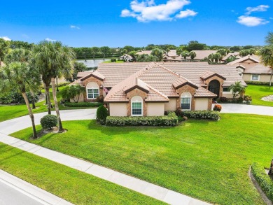 :Beautifully 3 bedroom two bath villa with 2 car garage located on Aberdeen Golf and Country Club in Florida - for sale on GolfHomes.com, golf home, golf lot