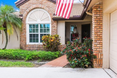 :Beautifully 3 bedroom two bath villa with 2 car garage located on Aberdeen Golf and Country Club in Florida - for sale on GolfHomes.com, golf home, golf lot