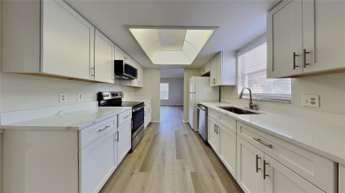 Welcome Home! Spacious 2 bedroom 2 bathroom split plan, home in on Timber Pines Golf Course in Florida - for sale on GolfHomes.com, golf home, golf lot