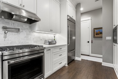 Modern, highly upgraded open-concept golf course condo with on Camas Meadows Golf Club in Washington - for sale on GolfHomes.com, golf home, golf lot