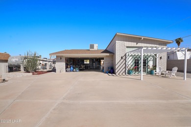 Tremendous opportunity in a terrific neighborhood! This unique on London Bridge Golf Course in Arizona - for sale on GolfHomes.com, golf home, golf lot