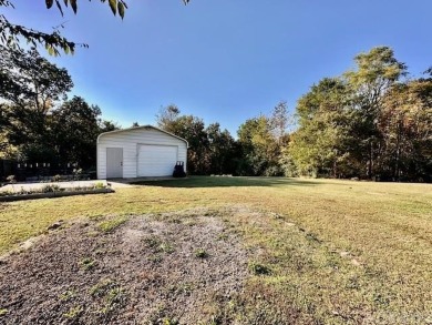 Welcome to the market 82 Herpel Road.  This recently remodeled 3 on Pine Hills Golf Course in Arkansas - for sale on GolfHomes.com, golf home, golf lot