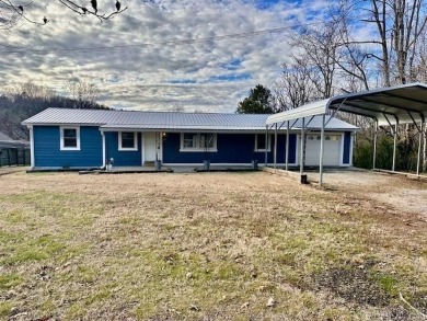 Welcome to the market 82 Herpel Road.  This recently remodeled 3 on Pine Hills Golf Course in Arkansas - for sale on GolfHomes.com, golf home, golf lot