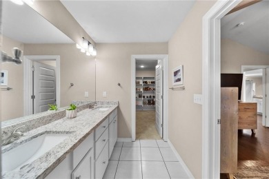 All-brick 4 bed, 2 bath, single-level home with a spacious on Stonebridge Meadows Golf Club in Arkansas - for sale on GolfHomes.com, golf home, golf lot
