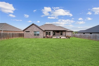 All-brick 4 bed, 2 bath, single-level home with a spacious on Stonebridge Meadows Golf Club in Arkansas - for sale on GolfHomes.com, golf home, golf lot