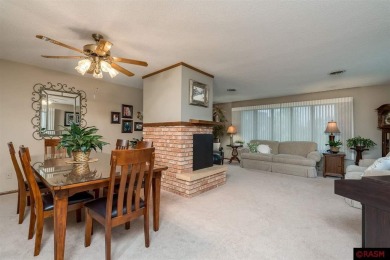 This 2+ bedroom, 1.75-bathroom, detached patio townhome offers on  in Minnesota - for sale on GolfHomes.com, golf home, golf lot