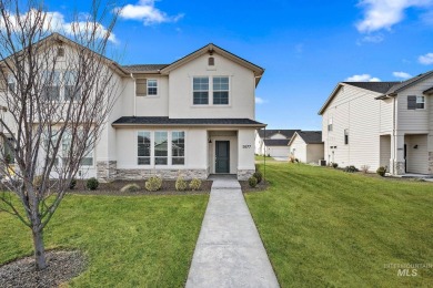 Welcome to this like-new, low-maintenance townhome in the highly on Eagle Legacy Golf Course in Idaho - for sale on GolfHomes.com, golf home, golf lot