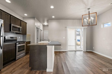 Welcome to this like-new, low-maintenance townhome in the highly on Eagle Legacy Golf Course in Idaho - for sale on GolfHomes.com, golf home, golf lot