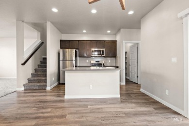 Welcome to this like-new, low-maintenance townhome in the highly on Eagle Legacy Golf Course in Idaho - for sale on GolfHomes.com, golf home, golf lot