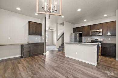 Welcome to this like-new, low-maintenance townhome in the highly on Eagle Legacy Golf Course in Idaho - for sale on GolfHomes.com, golf home, golf lot