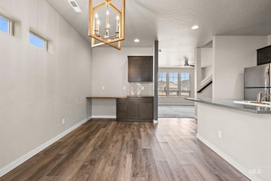Welcome to this like-new, low-maintenance townhome in the highly on Eagle Legacy Golf Course in Idaho - for sale on GolfHomes.com, golf home, golf lot