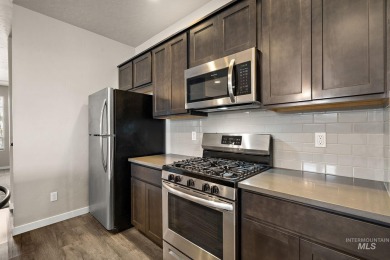 Welcome to this like-new, low-maintenance townhome in the highly on Eagle Legacy Golf Course in Idaho - for sale on GolfHomes.com, golf home, golf lot
