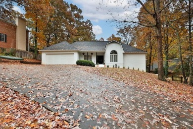 Seller offering $5000 concessions towards buyer Closing Costs!! on Chattahoochee Golf Course in Georgia - for sale on GolfHomes.com, golf home, golf lot