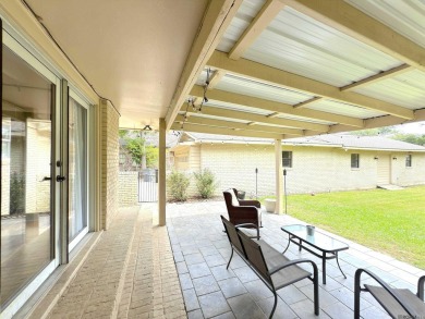 OPEN HOUSE, SUNDAY 7/27 2-4PM.  Welcome to this charming 3 on Webb Park Golf Course in Louisiana - for sale on GolfHomes.com, golf home, golf lot