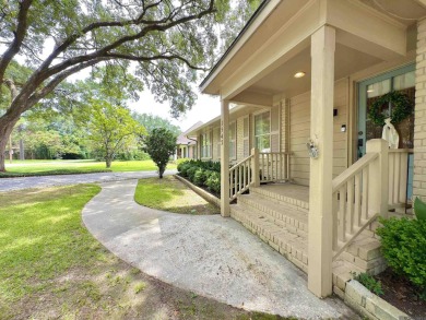 OPEN HOUSE, SUNDAY 7/27 2-4PM.  Welcome to this charming 3 on Webb Park Golf Course in Louisiana - for sale on GolfHomes.com, golf home, golf lot