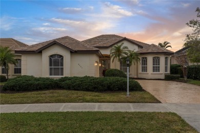Under contract-accepting backup offers. PRICE & LOCATION! on Bobcat Trail Golf Club in Florida - for sale on GolfHomes.com, golf home, golf lot