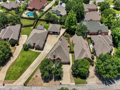 NEW ROOF & GUTTERS! Country club resort style living in this 3BR on De Cordova Bend Country Club in Texas - for sale on GolfHomes.com, golf home, golf lot