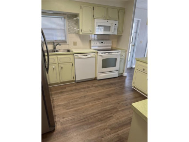 55+ resident owned gated golf course community.*PRICE REDUCED* on Zellwood Station Country Club in Florida - for sale on GolfHomes.com, golf home, golf lot