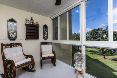 Updated, well-maintained and seldom used 2/2 in Sunrise Lakes on Sunrise Lakes Phase IV Golf Course in Florida - for sale on GolfHomes.com, golf home, golf lot