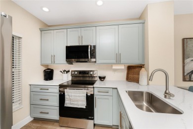 STUNNING!! TURNKEY FURNISHED, 903 sq ft unit is ready for YOU! on Rotonda Golf and Country Club The Links Course in Florida - for sale on GolfHomes.com, golf home, golf lot