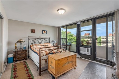 Beechhurst one-bedroom top-floor unit in Le Havre offers on Clearview Park Golf Course in New York - for sale on GolfHomes.com, golf home, golf lot