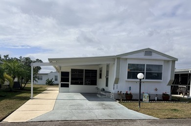 Step into this well-maintained 1 bedroom, 1 bath home located in on Crystal Lake Club in Florida - for sale on GolfHomes.com, golf home, golf lot